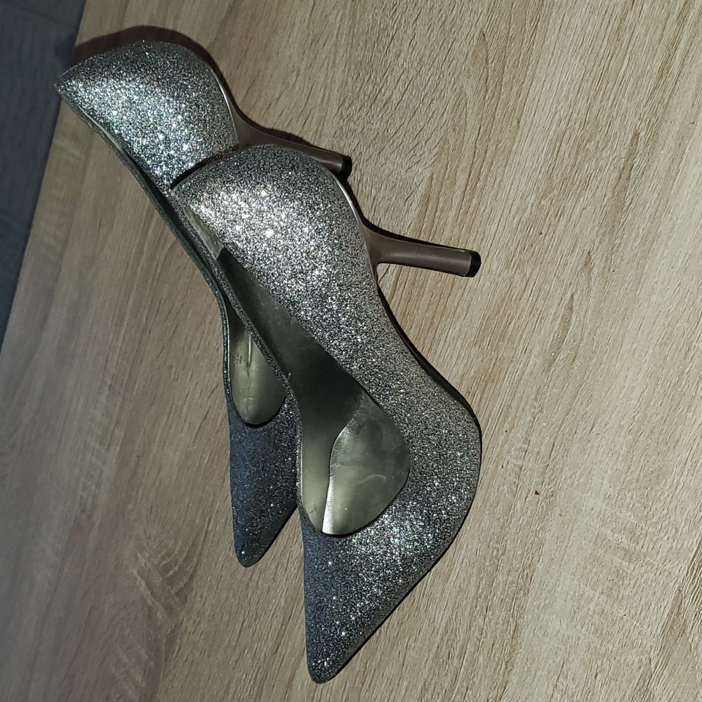 Guess silver glittered  heels. 7.5 - Picture 4 of 6